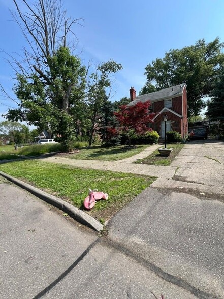 Primary Photo - 5214 Hereford St