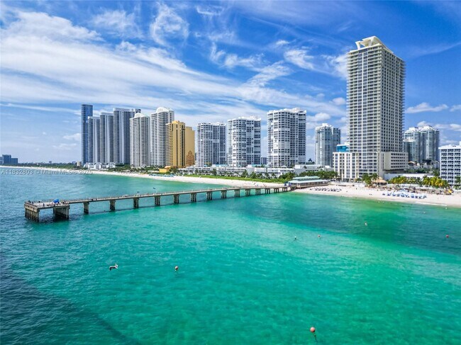 Building Photo - 16485 Collins Ave
