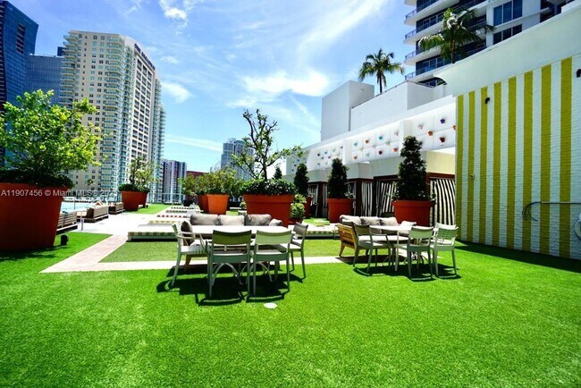 Building Photo - 1300 S Miami Ave