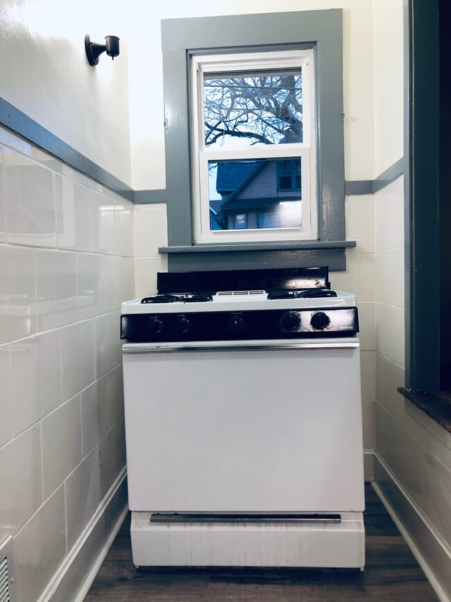 kitchen - 201 S Bassett St
