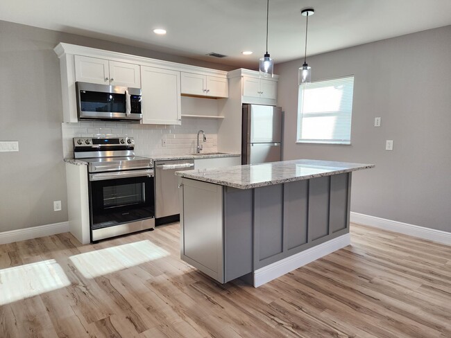 Primary Photo - Magnificent 1 bedroom, 1.5 bathroom condo ...