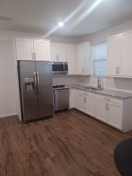 Building Photo - 4554 N 92nd Ln