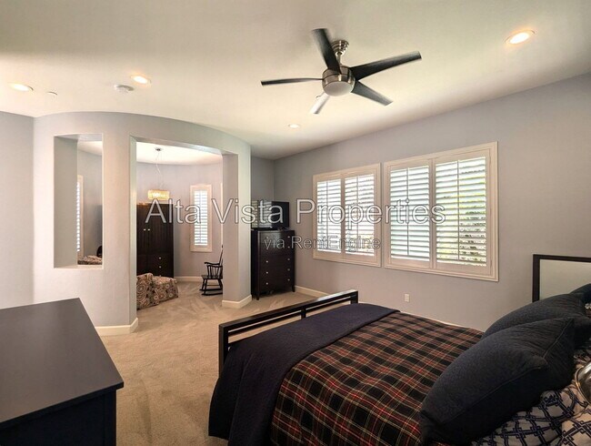 Building Photo - 9129 White Alder Ct