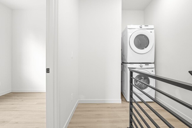 Building Photo - 540 N Blandena St