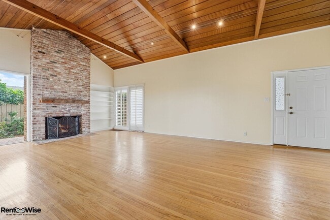 Building Photo - 536 W Hillsdale Blvd