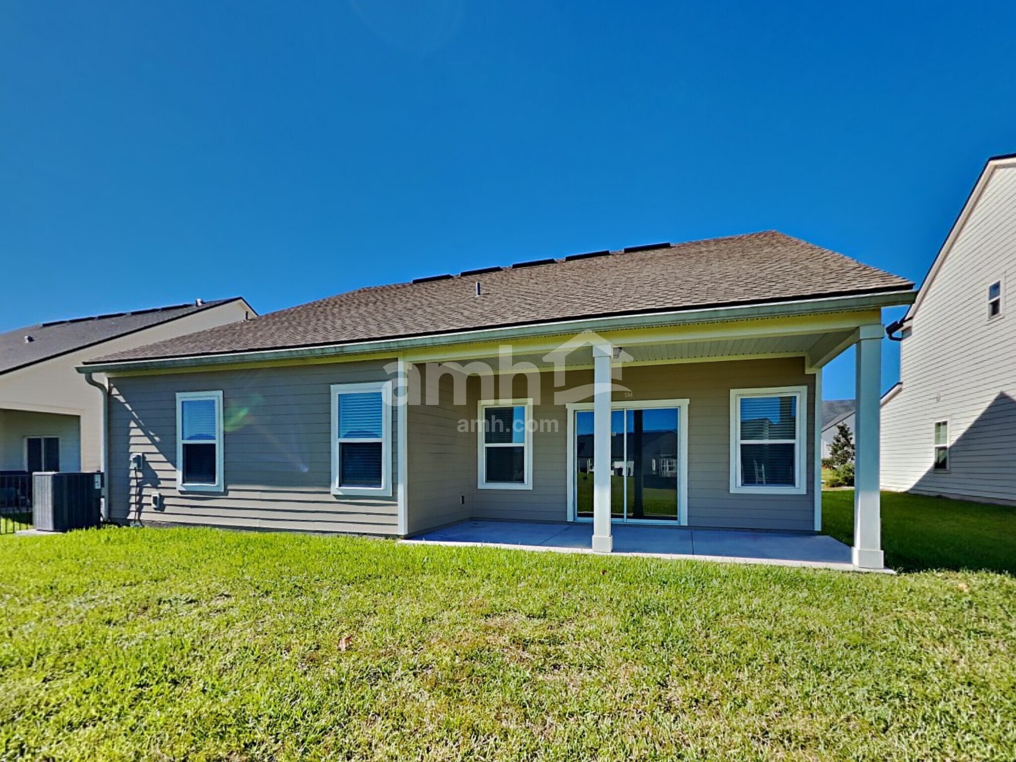 Building Photo - 3302 Roundabout Dr