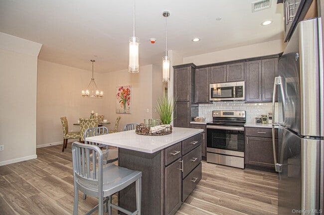 Building Photo - 111 Ashley Ct