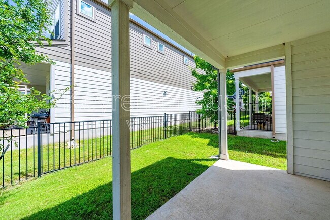 Building Photo - 7501 Chesapeake Rail Ln