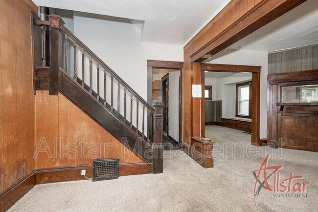 Building Photo - 2045 W 89th St