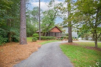 Building Photo - Cottage life in Southern Pines