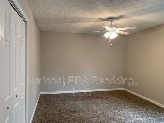 Building Photo - 9540 Sleepy Hollow Ln