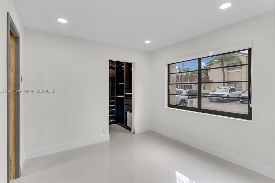 Building Photo - 6552 NW 172nd Ln