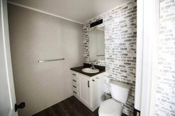 Building Photo - 23 Sundale Trailer Ct