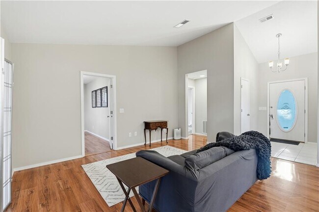 Building Photo - 4 Wendron Cir