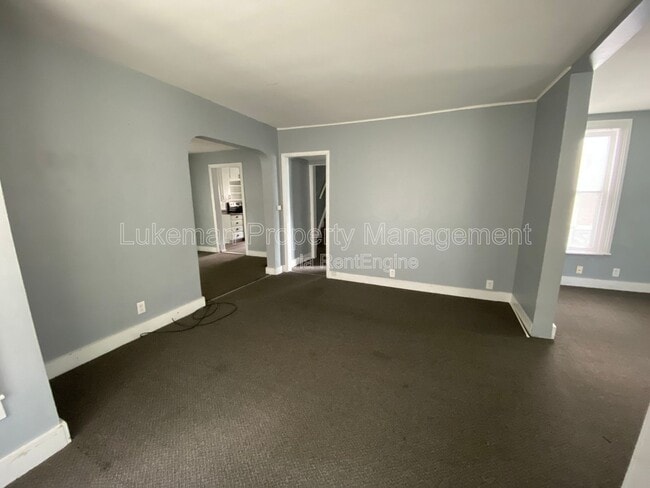 Building Photo - 727 Wheaton Ave