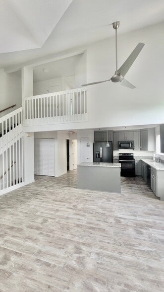 Building Photo - 2929 Ross Dr