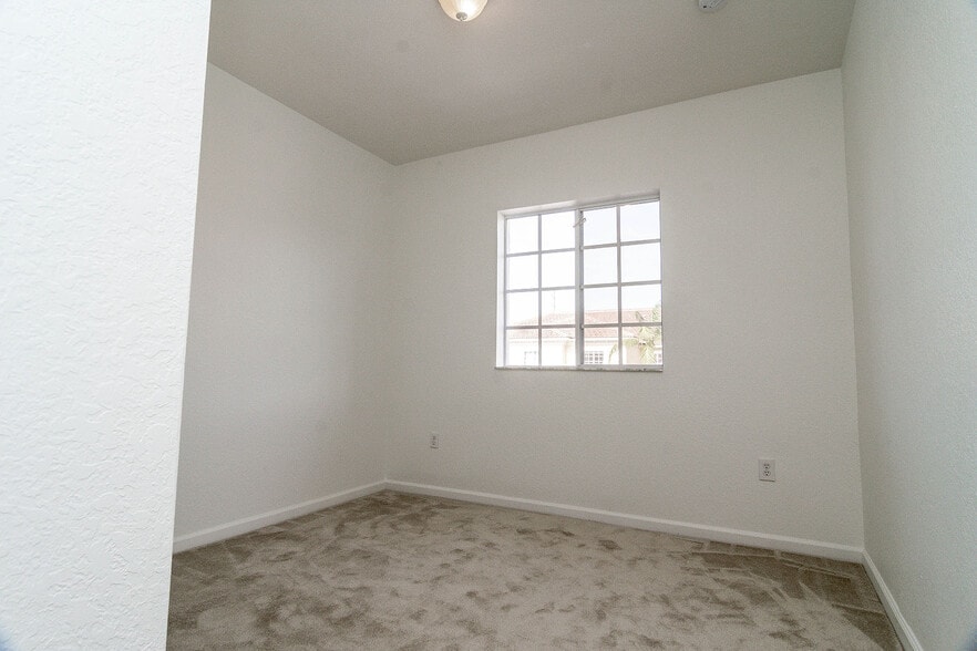 Bedroom 3 - 5108 SE Mariner Garden Cir