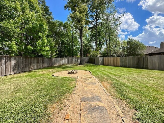 Building Photo - 10 Pilot Rock Pl