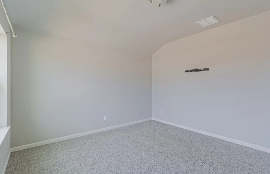 Building Photo - 2511 Seabream Dr