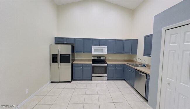 Building Photo - 739 Eisenhower Blvd