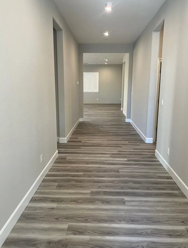 Building Photo - Beautiful 5 bed / 4 bath