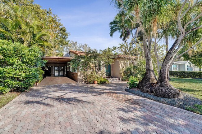 Building Photo - 2611 Roosevelt St