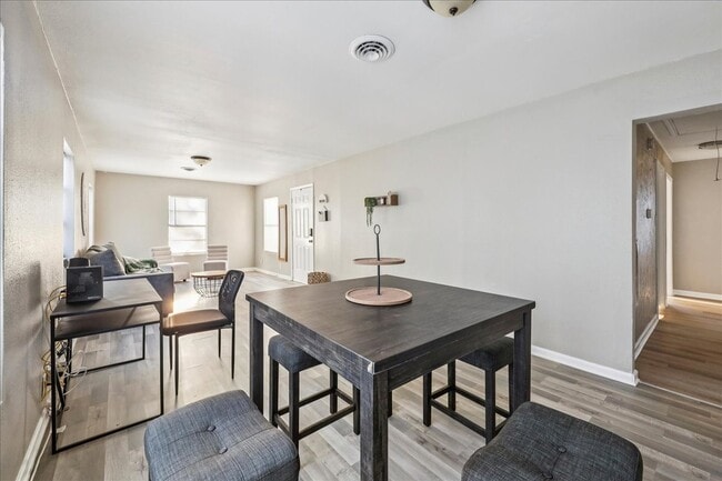 Building Photo - 1010 West Dr