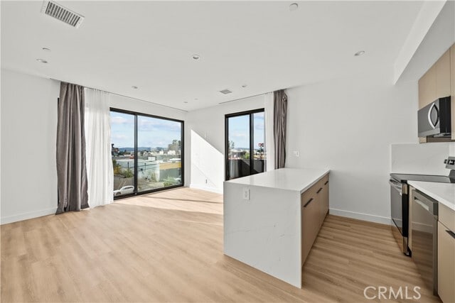 Building Photo - 6605 Troost Ave