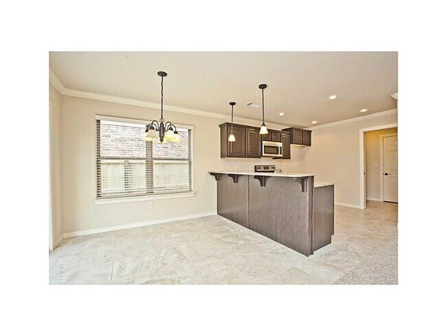 Building Photo - Clean and fresh near Washington Regional Hospital and the Bike Trail! To schedule your own showin...