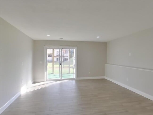 Building Photo - 7326 Lander Ave NE