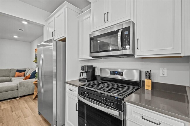Building Photo - 300 Marston Ln