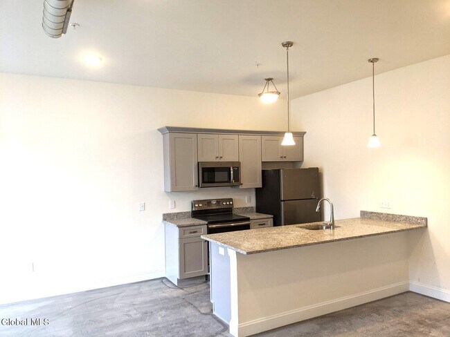 Building Photo - 12 White St