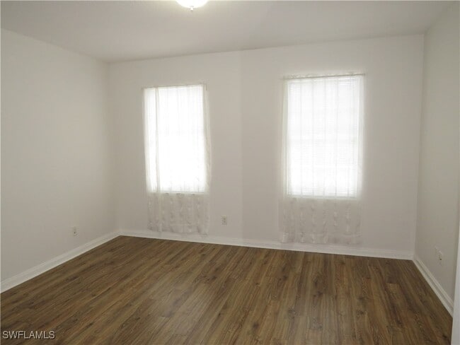 Building Photo - 6198 Towncenter Cir