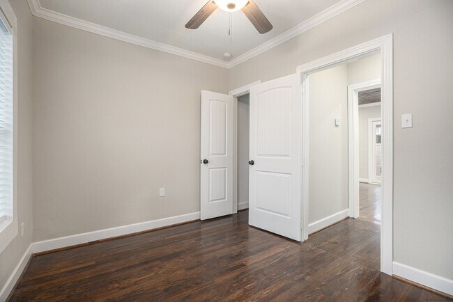 Building Photo - 7449 Walker St