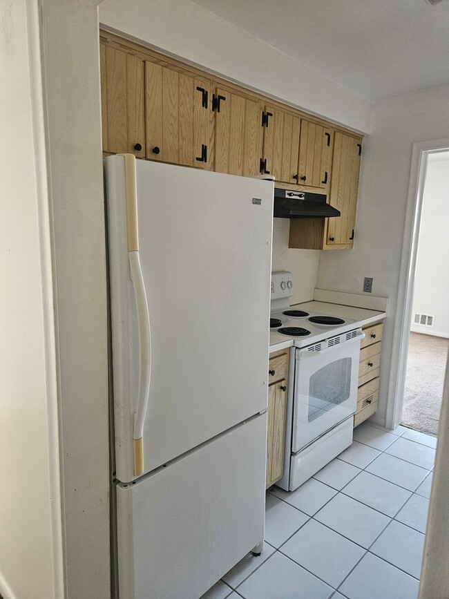 Building Photo - 19646 Fleetwood Dr