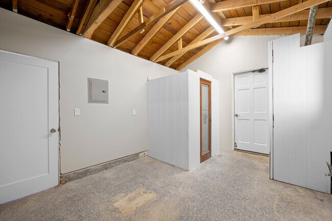 Building Photo - 22570 Los Tigres Dr