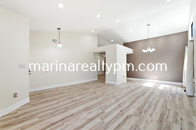 Building Photo - Home Sweet home-Beautiful remolded 3 bedroom 2 bathroom