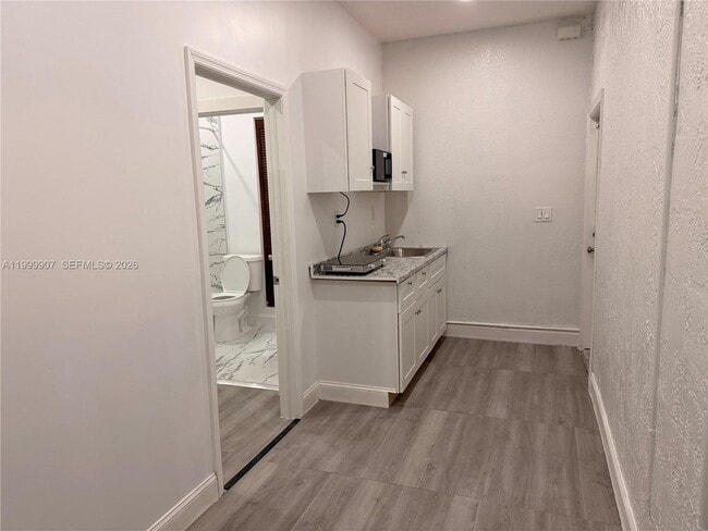 Building Photo - 2804 NW 7th Ct