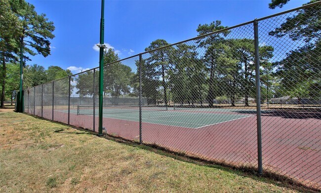 Building Photo - 6940 Foxmont Ln