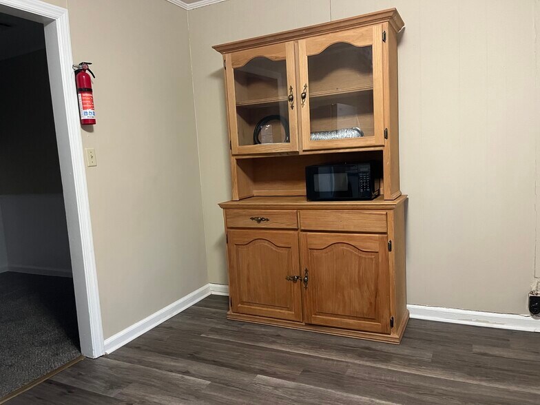 Building Photo - 1034 N PIERCE AVE