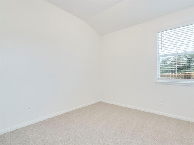 Building Photo - 227 Cathedral Mountain Dr