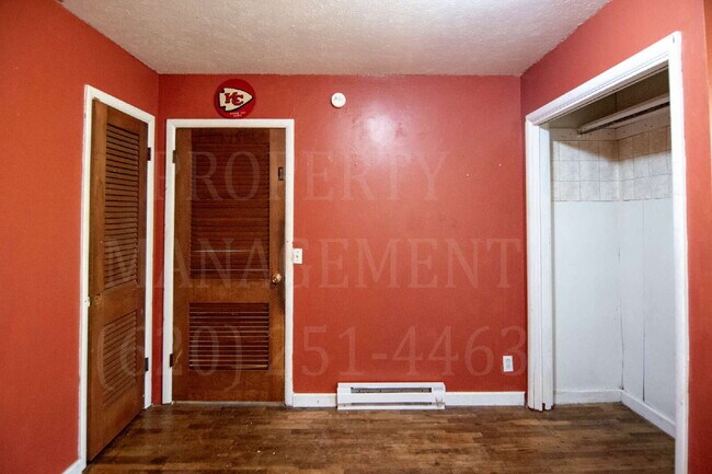 Building Photo - 3 Bedroom 1 Bath
