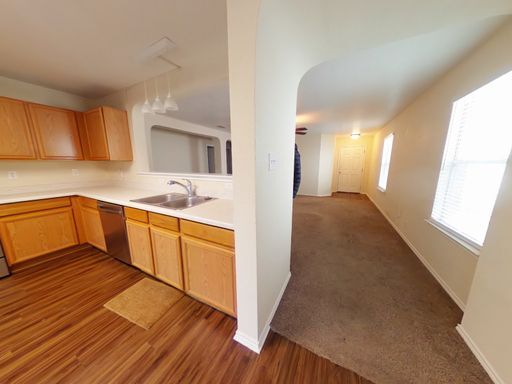 Building Photo - Immaculate 3/2 Rental-Close to Everything-...