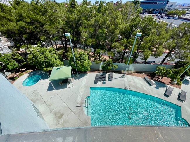 Building Photo - Highrise with view of Sphere