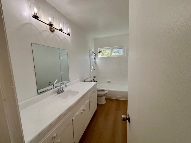 Building Photo - Tujunga Canyon Blvd, 10208-10212