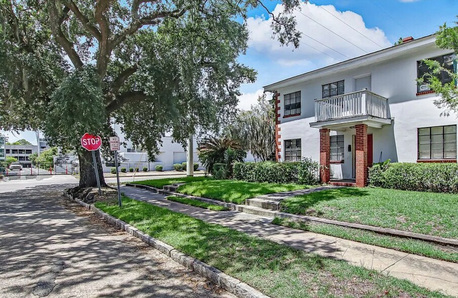 Front of house - 138 W 51st St