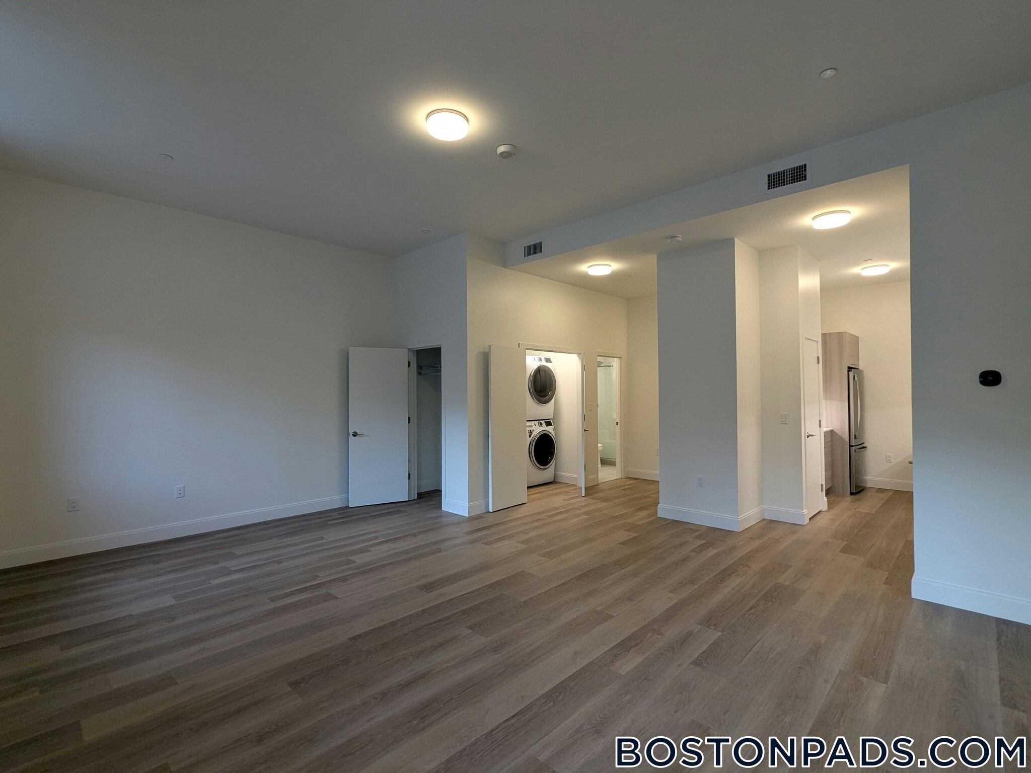 Building Photo - 1079 Commonwealth Ave