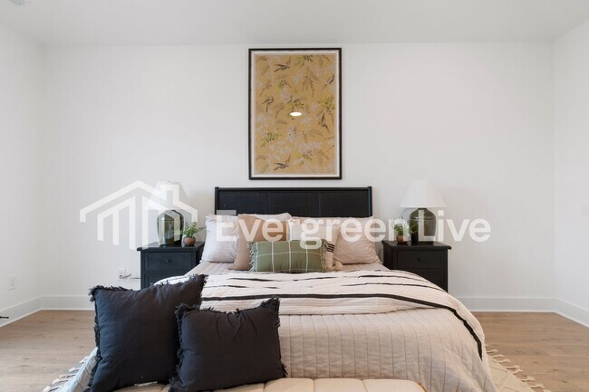 Building Photo - 129 Leggo Ave