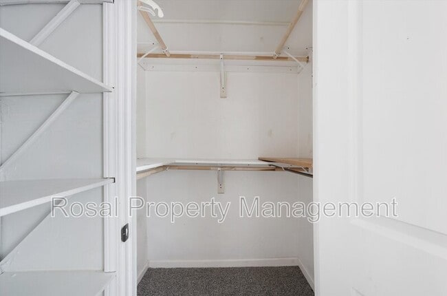 Building Photo - 815 John St