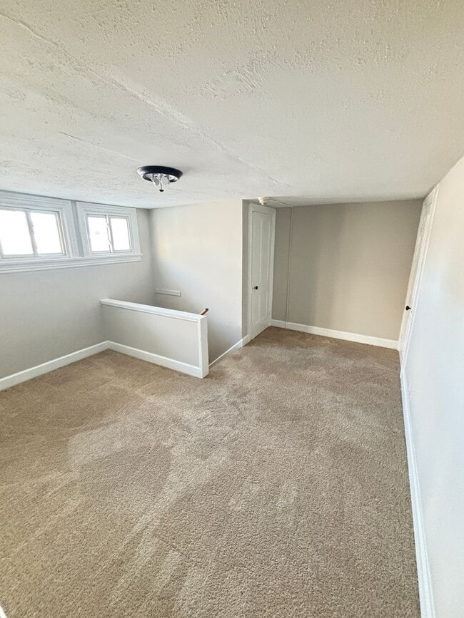 Building Photo - Spacious 3-Bedroom Apartment – 2nd Floor